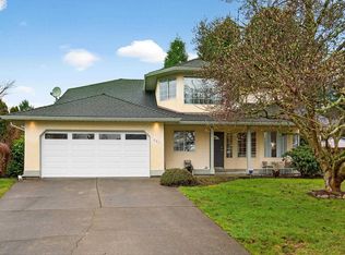 885 165th St, Surrey, BC V4A 9C1