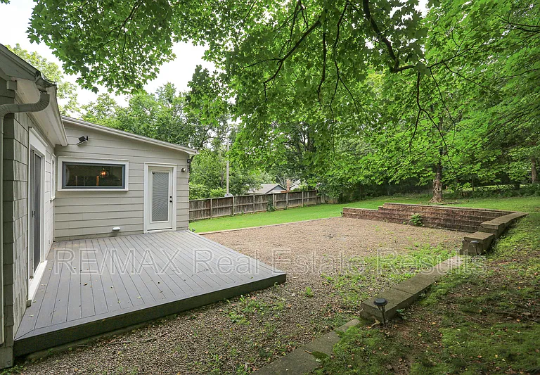 610 N Olive Ave — Photo 36