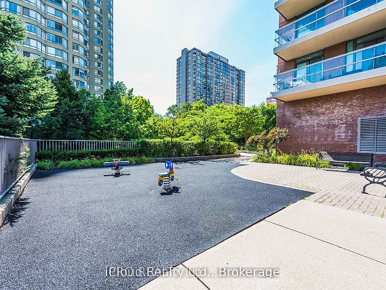 156 Enfield Pl #302 — Photo 47