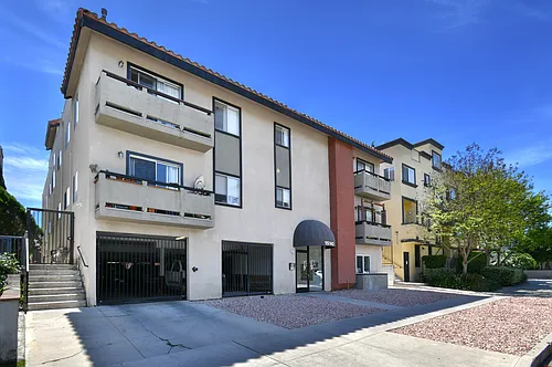 15142 Moorpark St #106 Photo 1