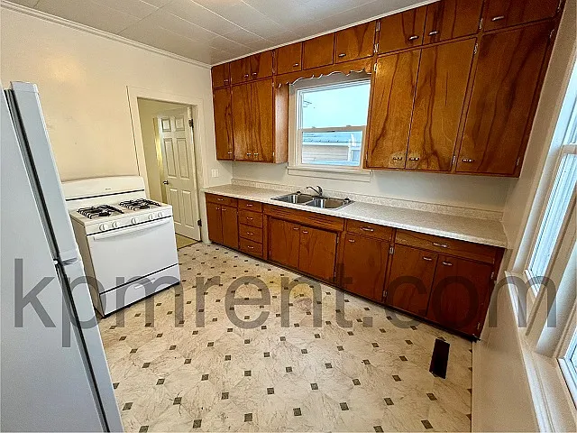 705 10th St NE — Photo 8