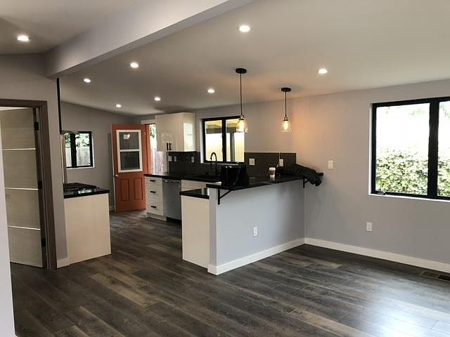 1st image of 2329 Laverna Ave #2329