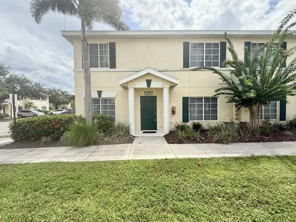 250 Cape Harbour Loop Unit 107, Bradenton, FL 34212