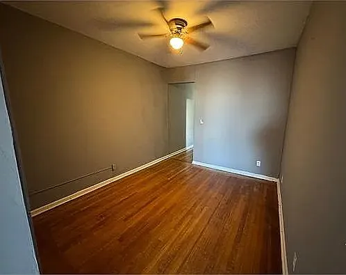 Building Photo - 220 Roseville Ave #5C