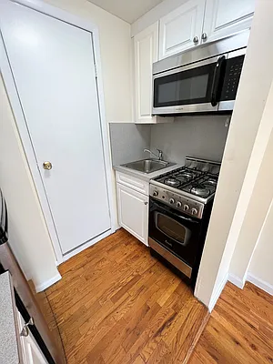 Rented by OvCo Realty | media 24
