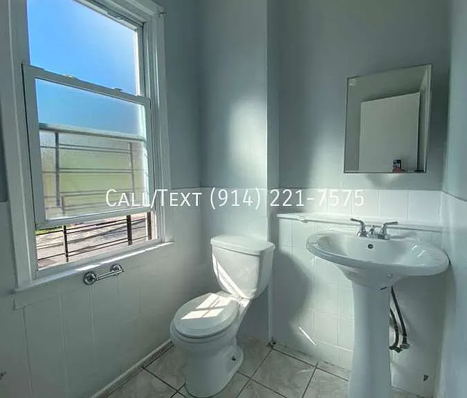 44 Vineyard Ave #1 — Photo 5