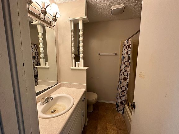 5th image of 514 W J St APT A