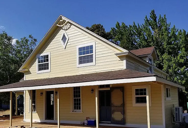 303 Pine St #A — Photo 1