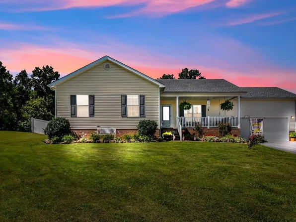 1613 Calgary Way, Bowling Green, KY 42101