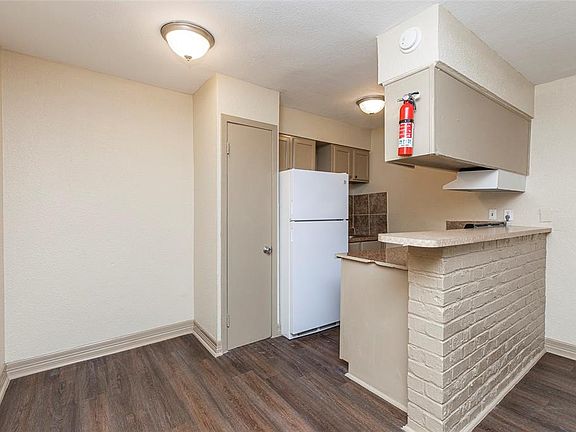 4th image of 1840 Richmond Ave APT 6