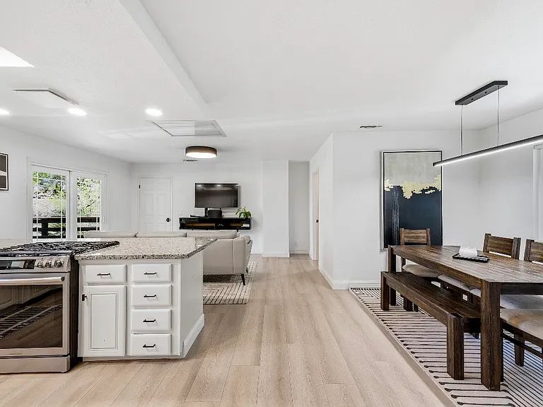 18509 Alexandra Way — Photo 8
