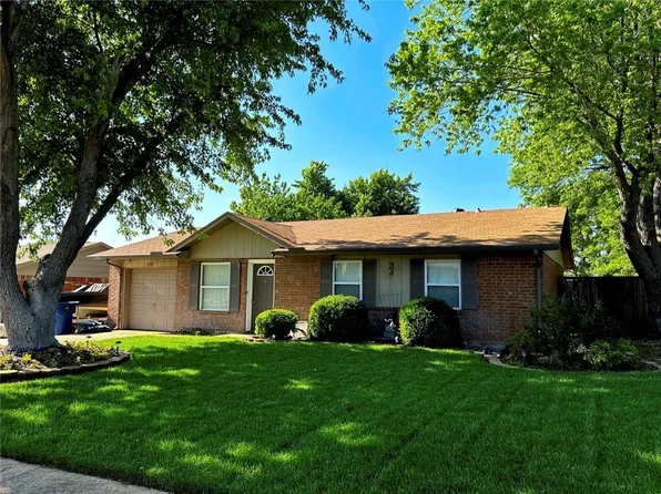 709 Meadowlake Dr, Noble, OK 73068