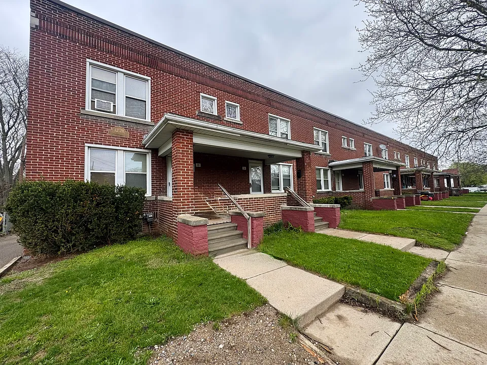 12 Jefferson St #12