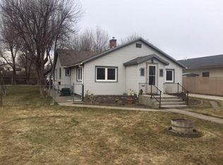 617 2nd St W, Roundup, MT 59072