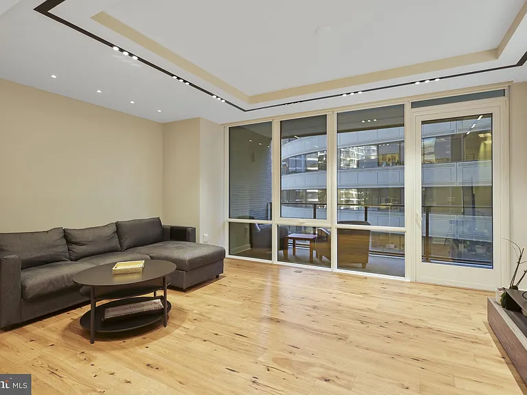 1781 N Pierce St #406 — Photo 11