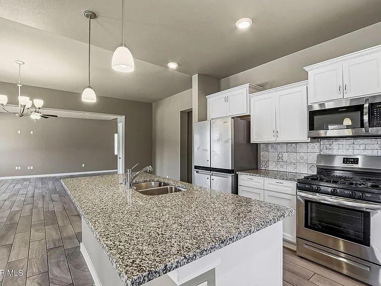 14724 Tierra Fortaleza Ave — Photo 10