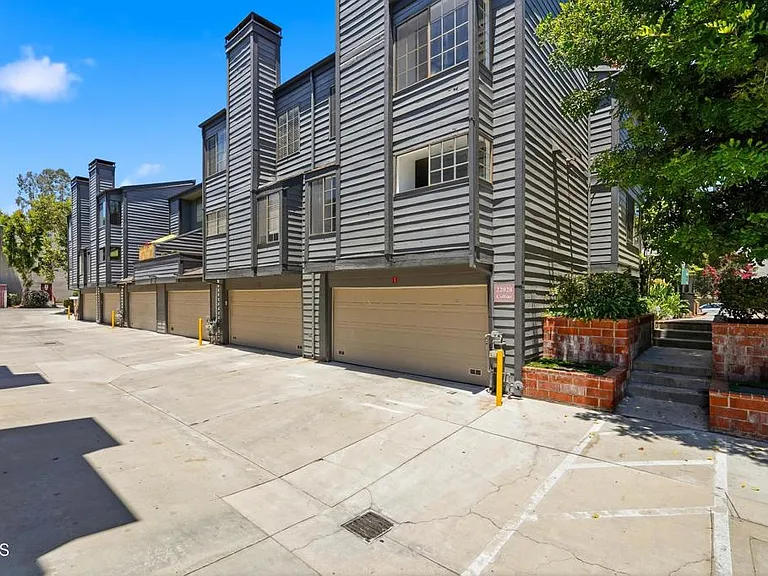 22028 Collins St #1 — Photo 42