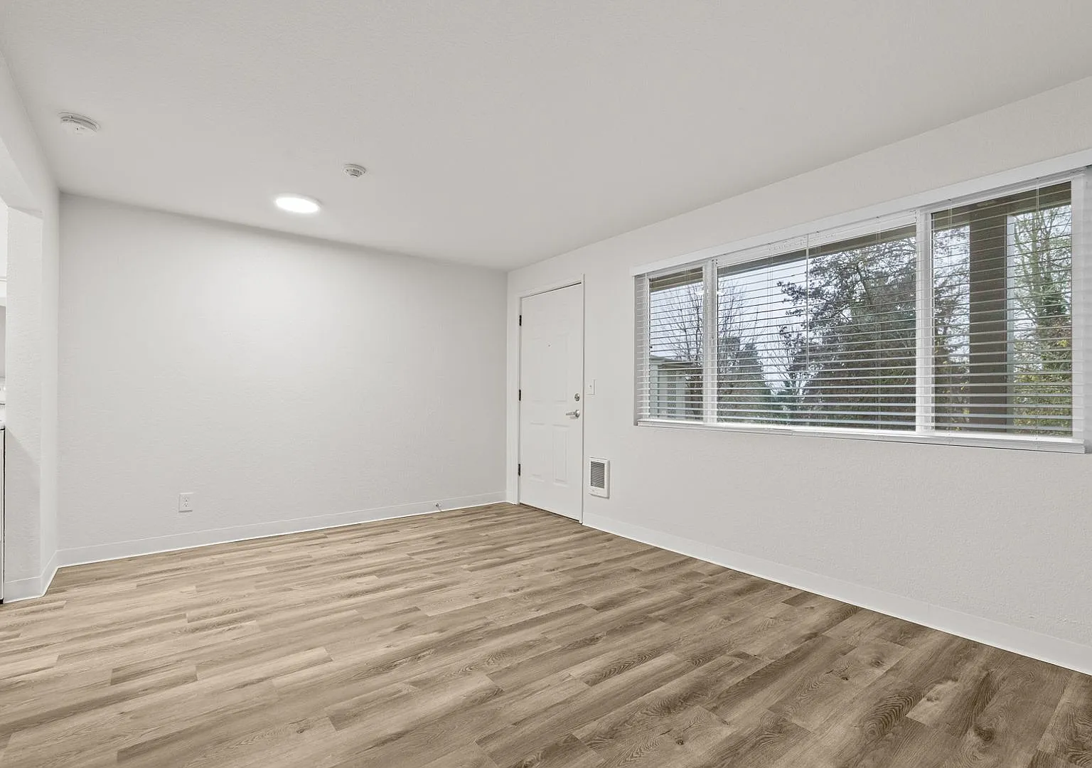 Bayview (105) — Photo 2