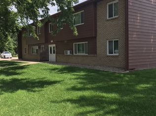 820 C St APT 1, Geneva, NE 68361