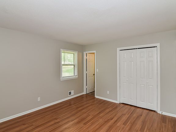 5th image of 2820 S Linwood Ave