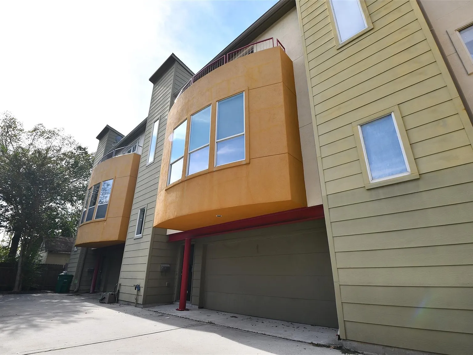 2 bed, 2.5 bath, 2151 sqft, $2,850 — Photo 2