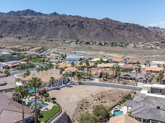 5th image of 929 Vista Lago Way
