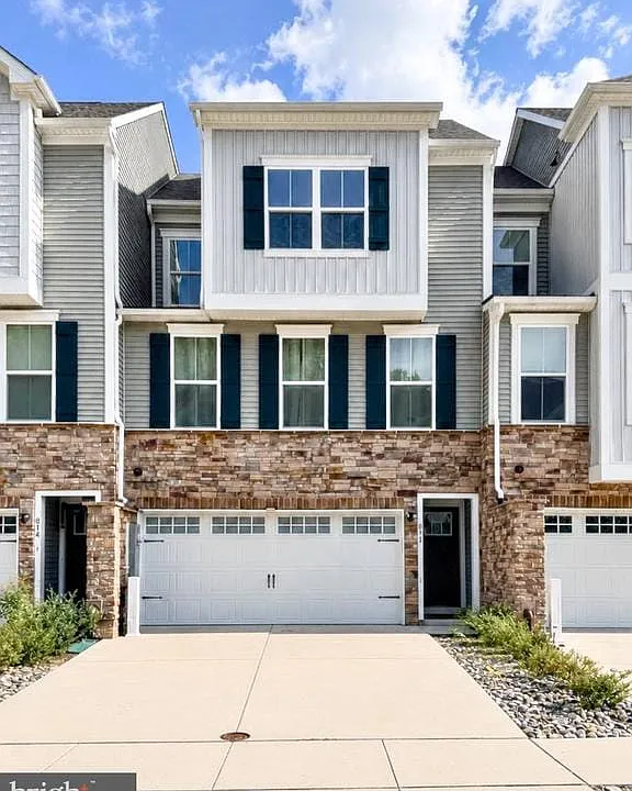 812 Canary Island Ct