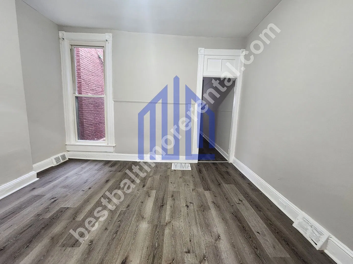 Spacious 3 Bedroom Home In West Baltimore — Photo 3