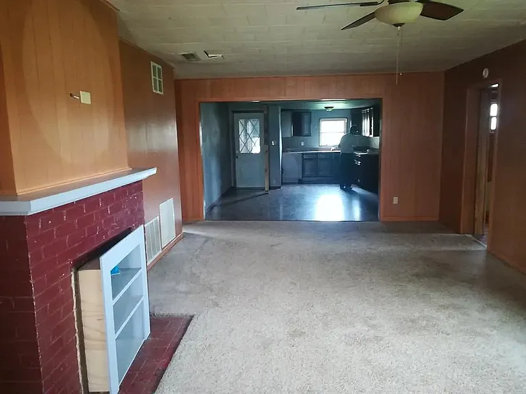 1101 N Main St — Photo 10