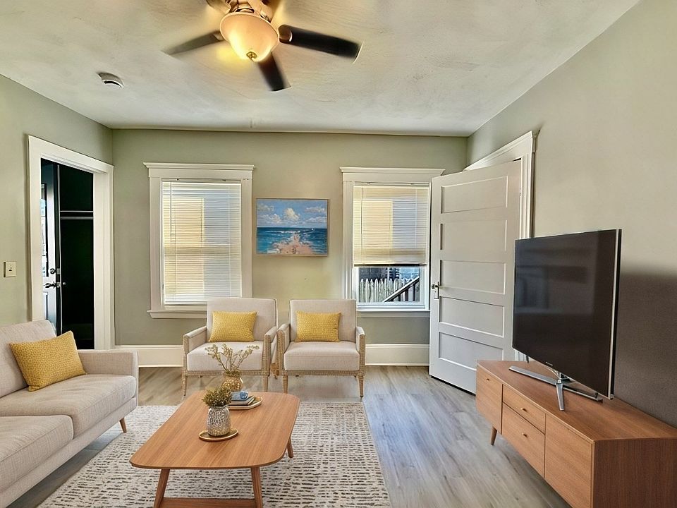 1st image of 19 Pierce St #19