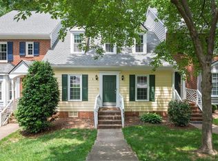141 Hedgerow Ct, Cary, NC 27513