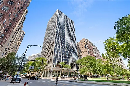 2400 N Lakeview Ave Photo 1