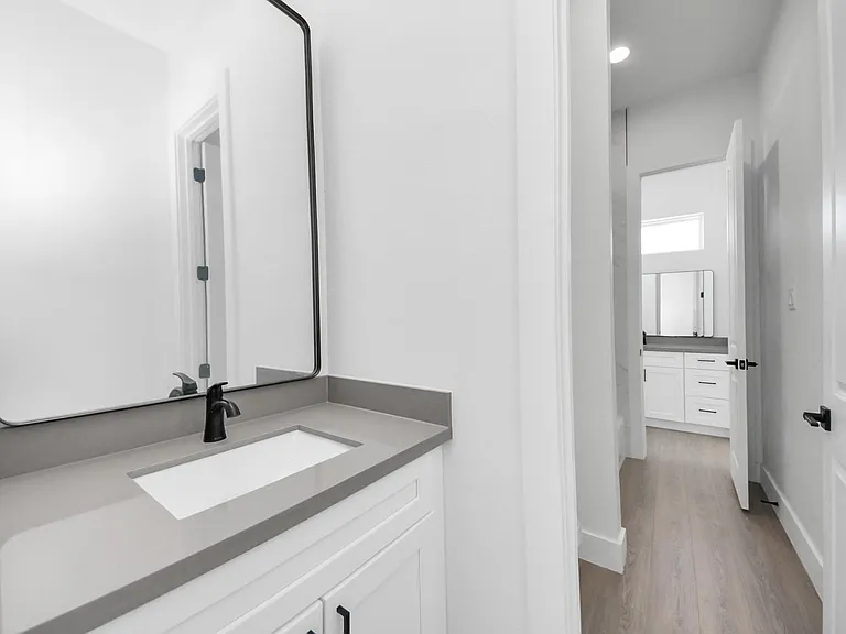 4129 E Toliver St — Photo 28