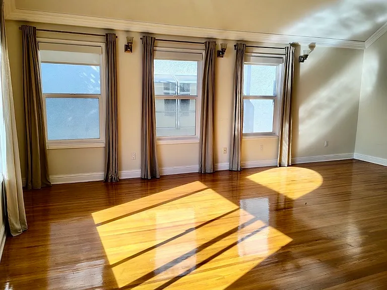 825 12th St #2 — Photo 3
