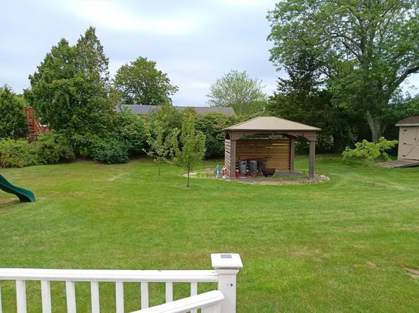 32 Paulson Dr, West Springfield, MA 01089