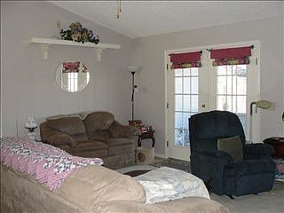 1st image of 105 Saint James Pl