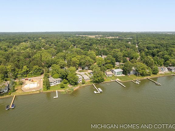 2nd image of 1665 Waukazoo Dr