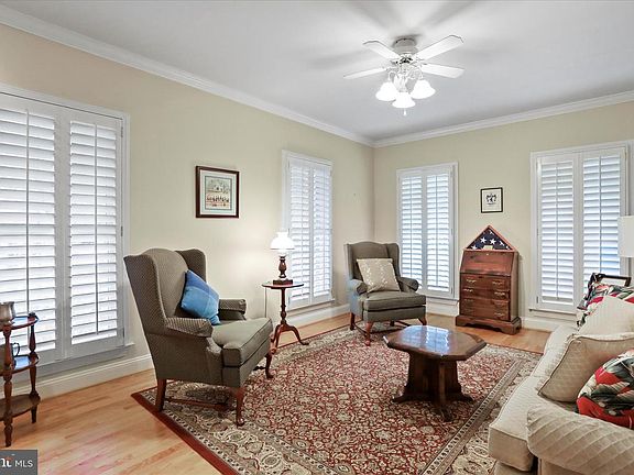 2nd image of 205 Henderson Ct