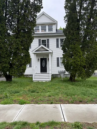 11 Moss Ave #B Photo 1
