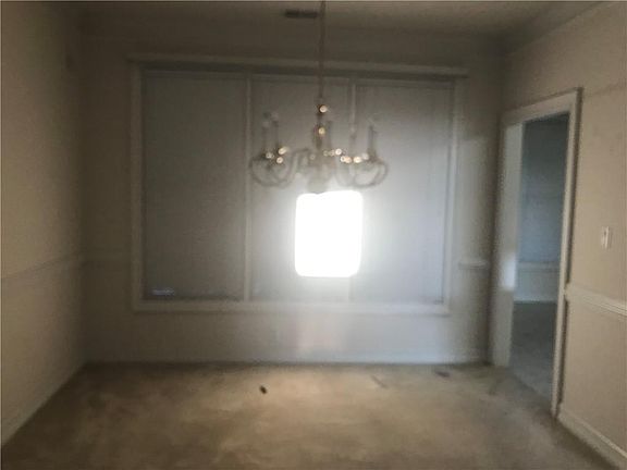 4th image of 7670 Livingston Dr