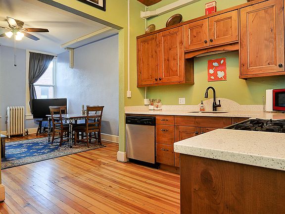 5th image of 140 W 1st St Unit D
