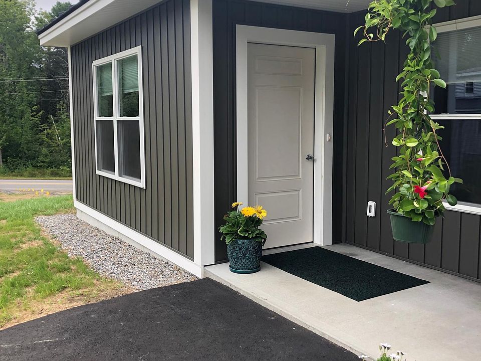 New modern, fully furnished rental suite close to all amenities