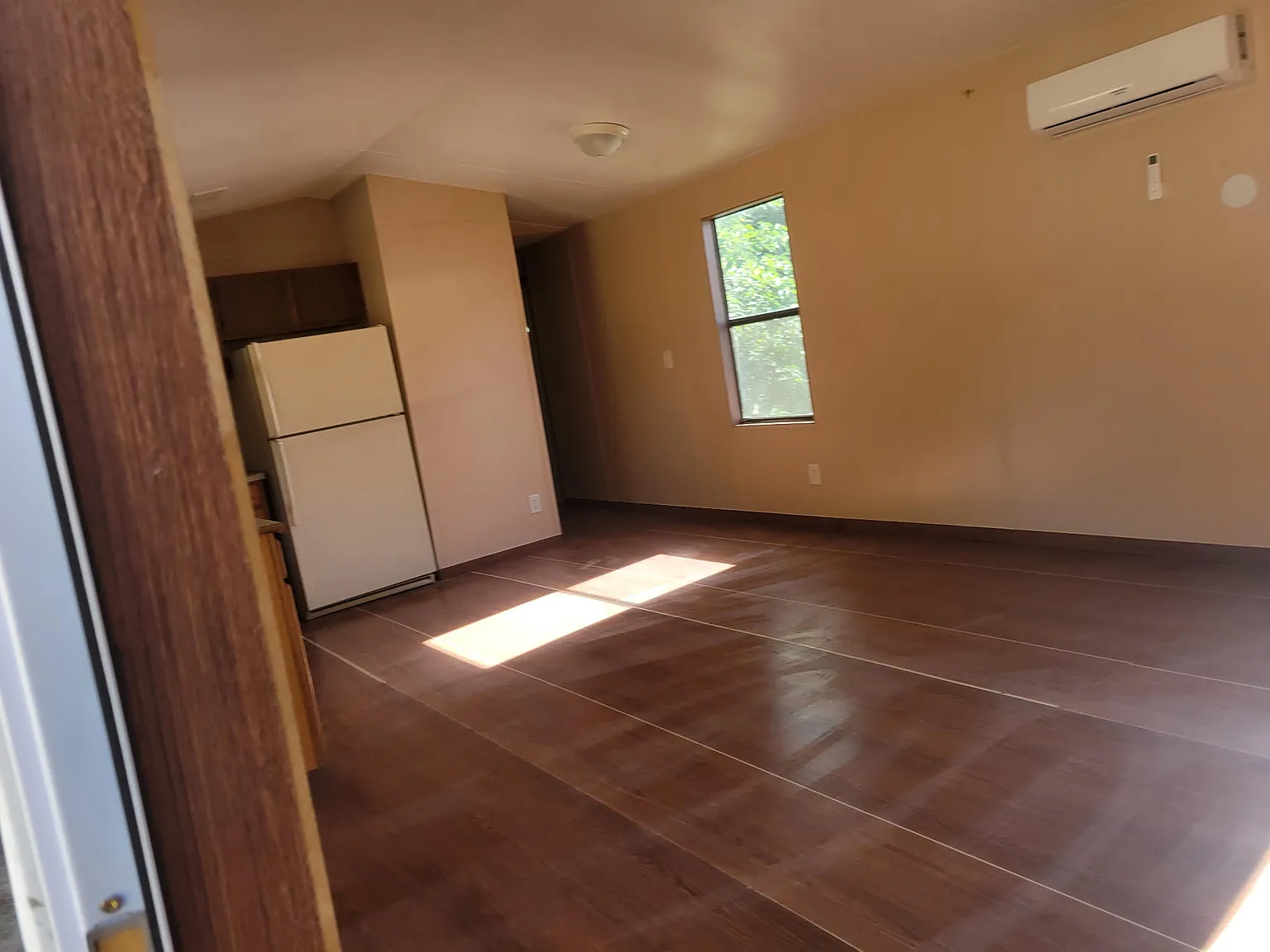 2 bed, $1,100 — Photo 2