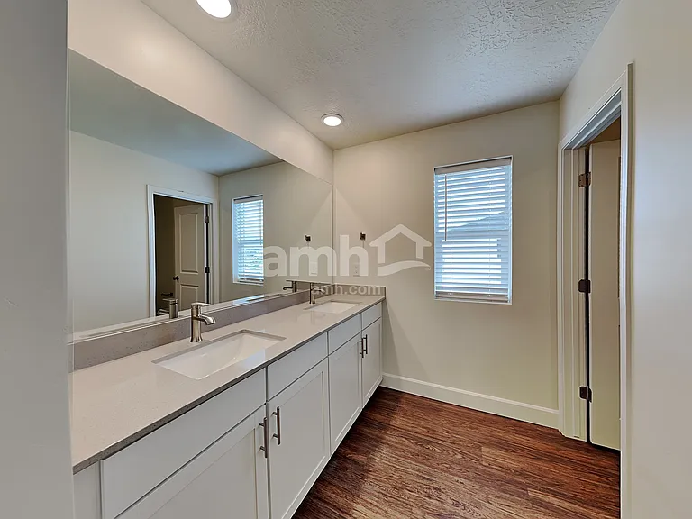221 N Dry Creek Rd — Photo 21