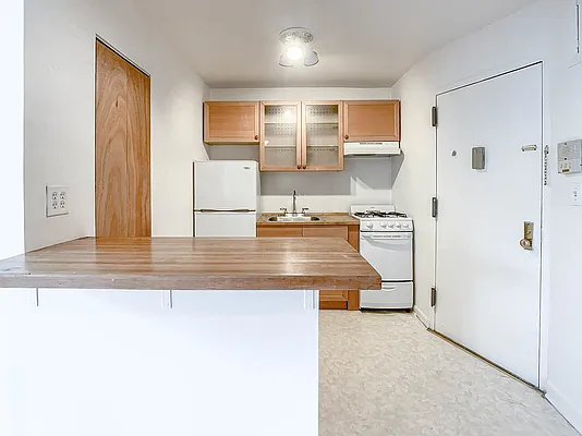 Rented by Brown Harris Stevens | media 10