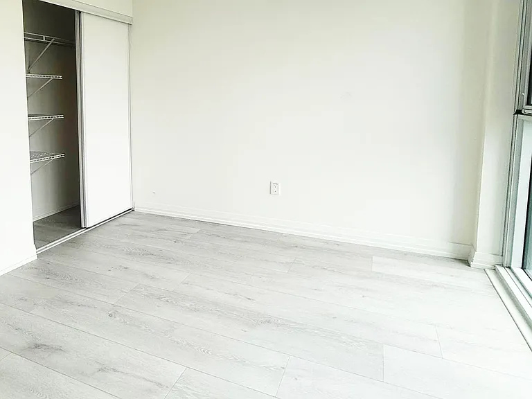 280 Dundas St E #1613 — Photo 5