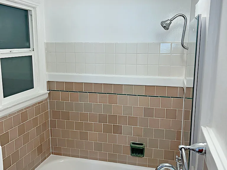 Grandview Apartments — Photo 11