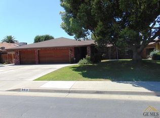 9413 Steinbeck Ln, Bakersfield, CA 93311