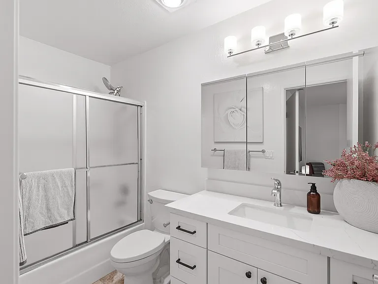 320 Peninsula Ave #316 — Photo 13