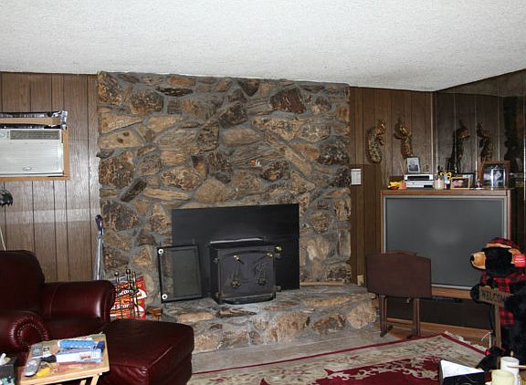 3rd image of 1401 Van Dusen Ln